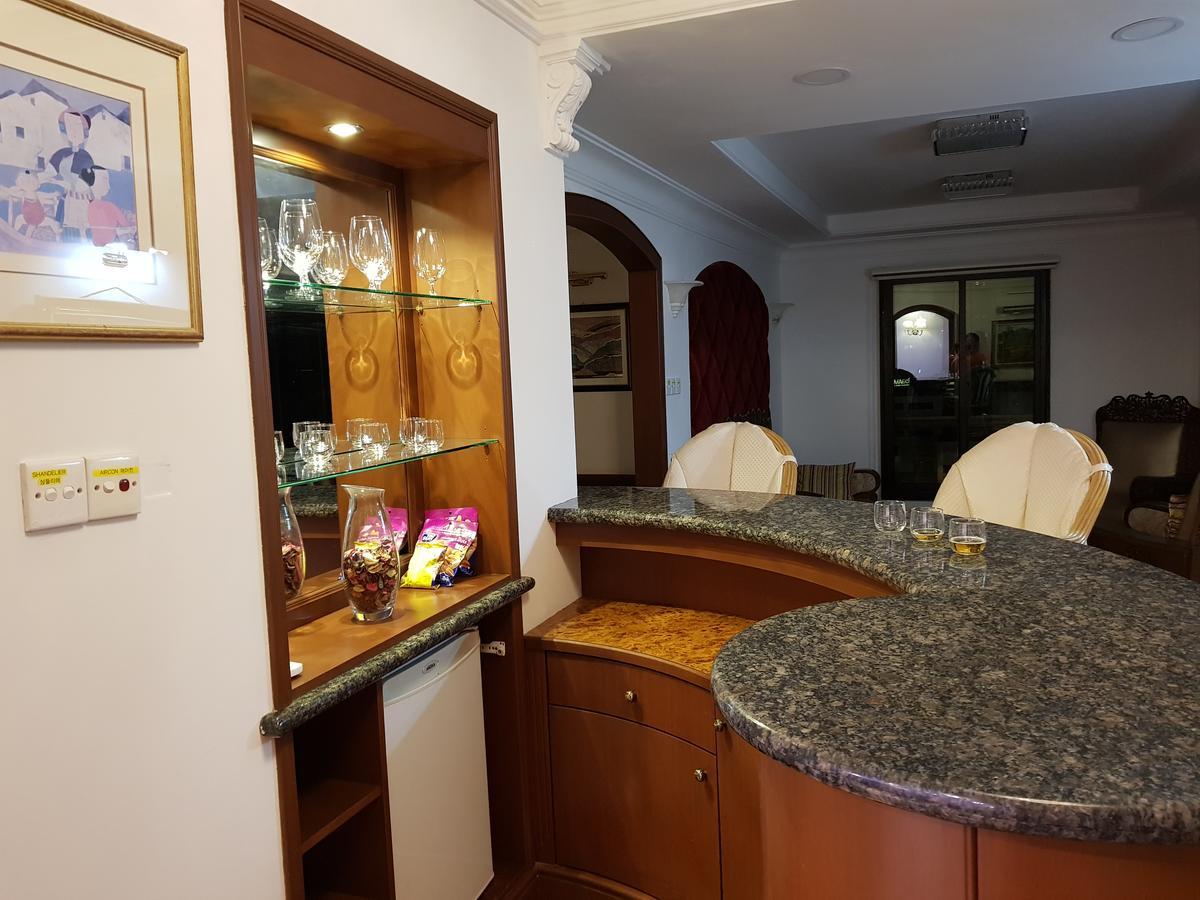 Апарт отель Marina Court Luxury Penthouse Кота-Кинабалу Экстерьер фото