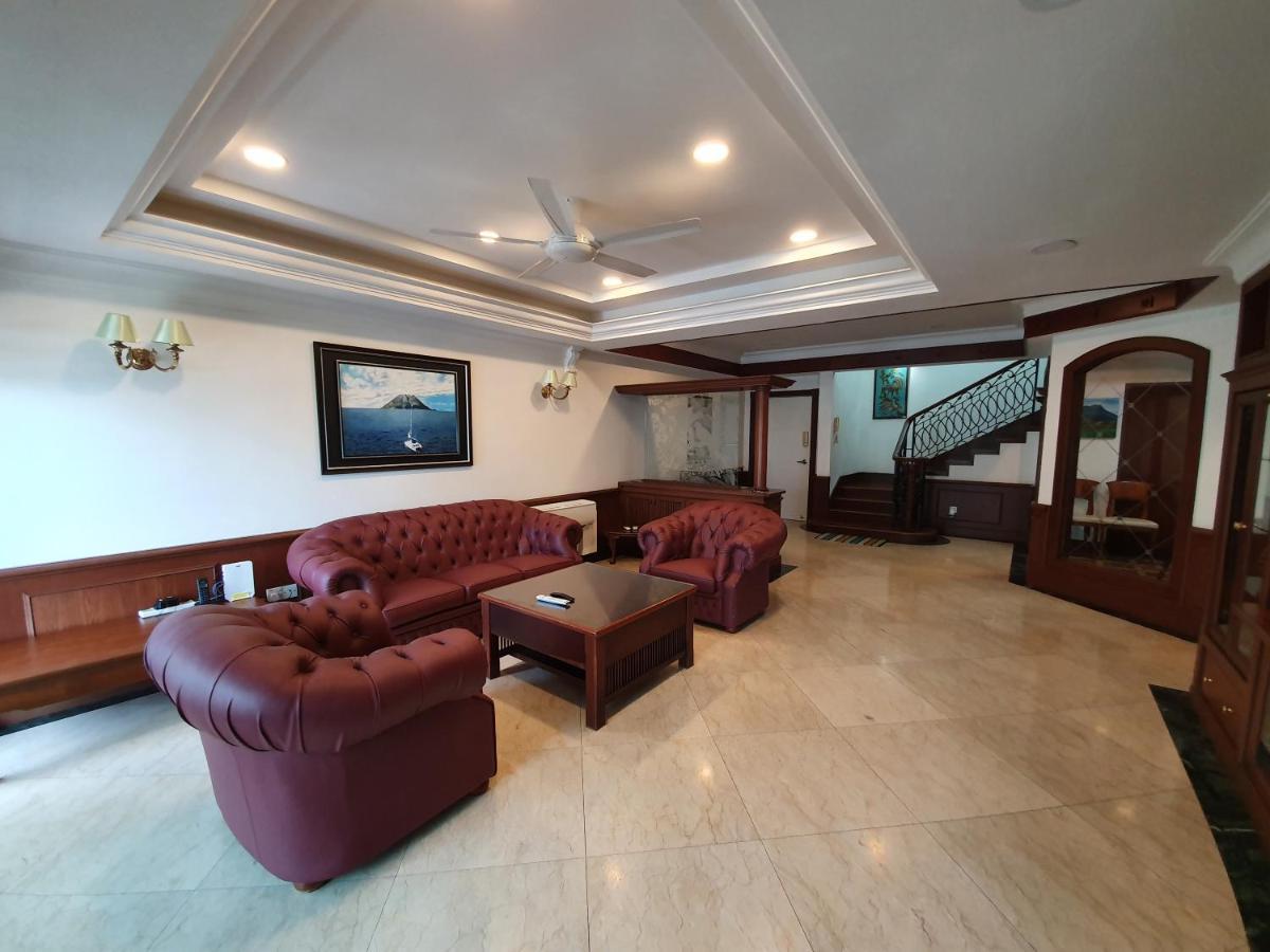 Апарт отель Marina Court Luxury Penthouse Кота-Кинабалу Экстерьер фото