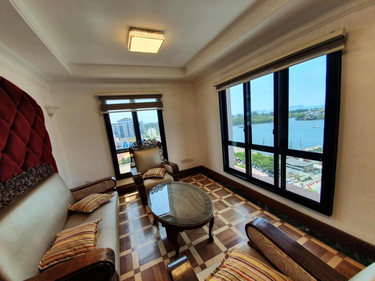 Апарт отель Marina Court Luxury Penthouse Кота-Кинабалу Экстерьер фото
